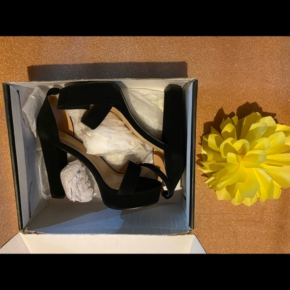 Windsor black heels 👠 - Picture 1 of 5